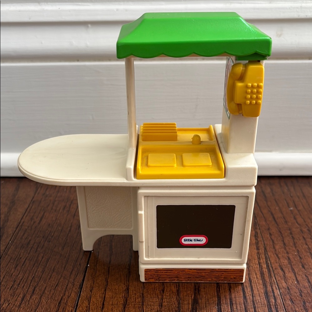 Little tikes dollhouse play kitchen